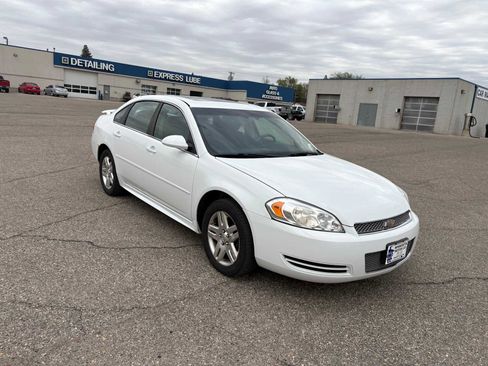 Used 2015 Chevrolet Impala LT w/ LT Sunroof Package FWD image 2