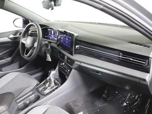 Used 2025 Volkswagen Jetta Sport image 41