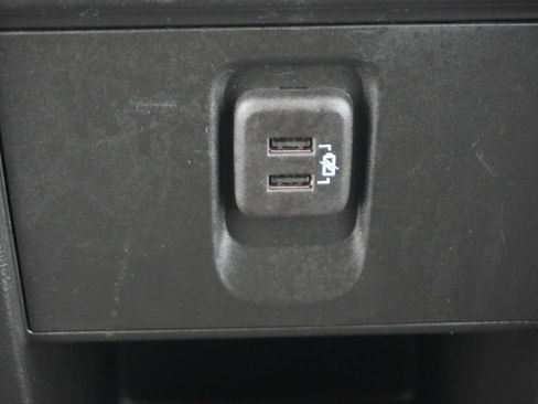 Used 2023 Chevrolet Traverse LS image 36