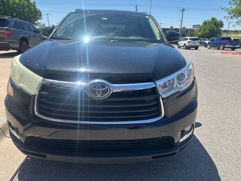 Used 2015 Toyota Highlander Limited Platinum AWD/4WD image 2