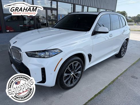 Used 2024 BMW X5 xDrive40i w/ M Sport Package AWD/4WD image 1