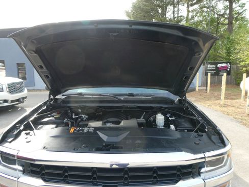 Used 2019 Chevrolet Silverado 1500 LT image 32