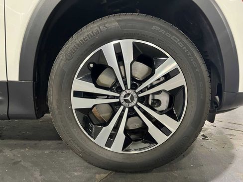 Certified 2025 Mercedes-Benz GLB 250 4MATIC image 9