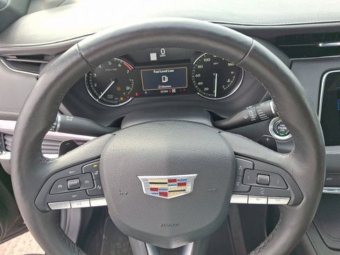 Certified 2023 Cadillac XT4 Luxury w/ Cold Weather Package image 13