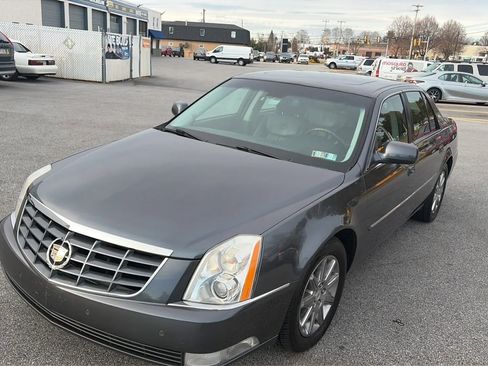 Used 2010 Cadillac DTS Premium image 23