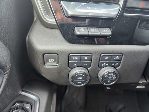 Used 2025 Chevrolet Silverado 2500 High Country AWD/4WD image 17