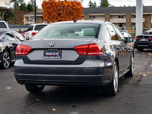 Used 2015 Volkswagen Passat TDI SE image 9
