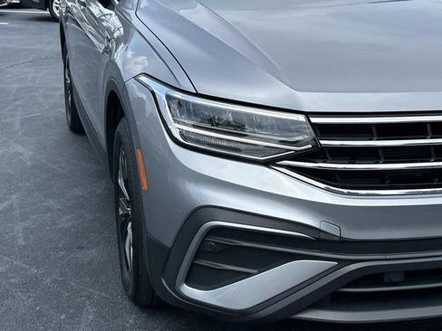 Used 2024 Volkswagen Tiguan SE AWD/4WD image 10