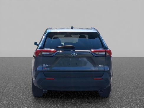 Used 2025 Toyota RAV4 XLE AWD/4WD image 5