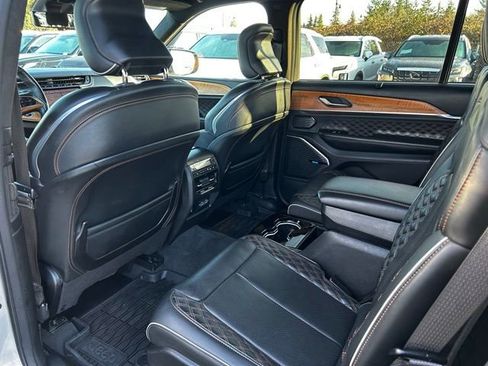 Used 2021 Jeep Grand Cherokee L Summit image 12