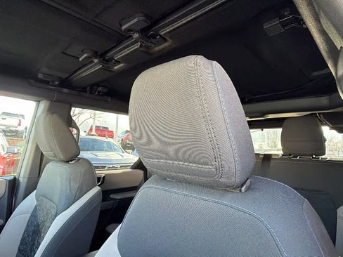 Used 2023 Ford Bronco Wildtrak image 11