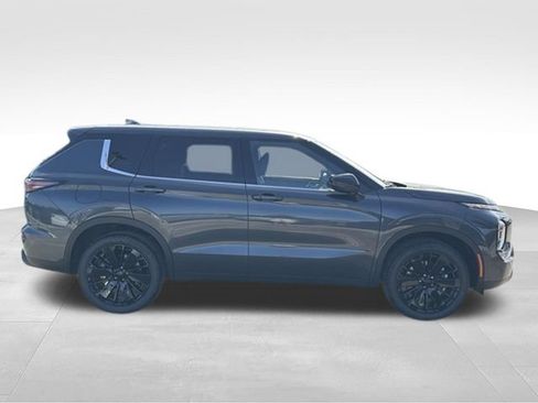 New 2026 Mitsubishi Outlander LE FWD image 6