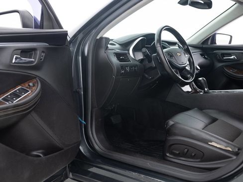 Used 2015 Chevrolet Impala LT w/ Convenience Package image 26