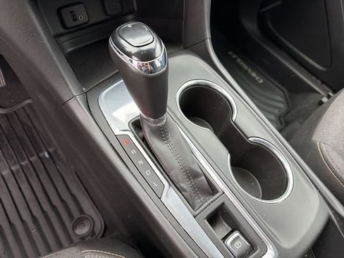 Used 2018 Chevrolet Equinox LT image 21