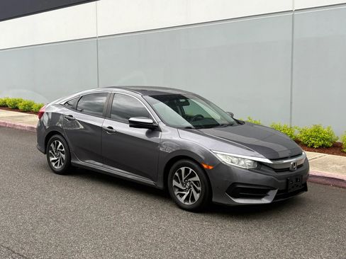 Used 2016 Honda Civic EX image 8