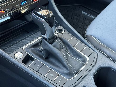 New 2026 Volkswagen Jetta SE FWD image 20