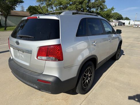 Used 2013 Kia Sorento LX w/ Convenience Pkg AWD/4WD image 6