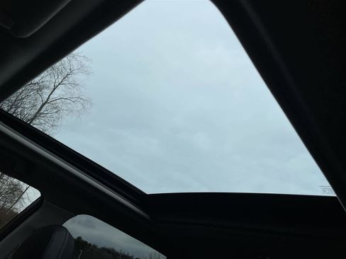 Used 2020 Subaru Forester Limited image 14