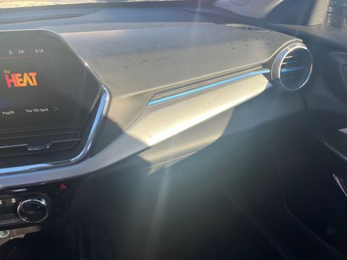 Used 2025 Chevrolet Trax LT image 29