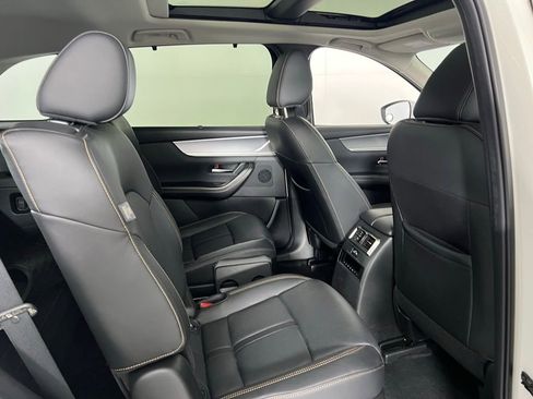 Used 2024 MAZDA CX-90 3.3 Turbo w/ Premium Package image 32