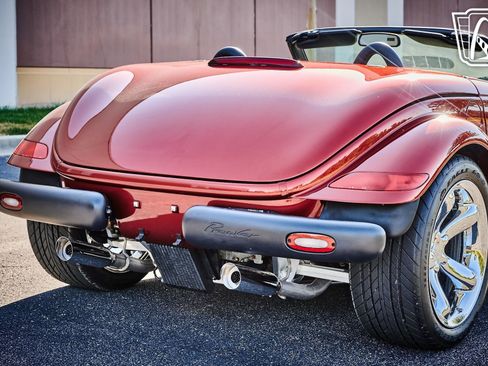 Used 2002 Chrysler Prowler image 39