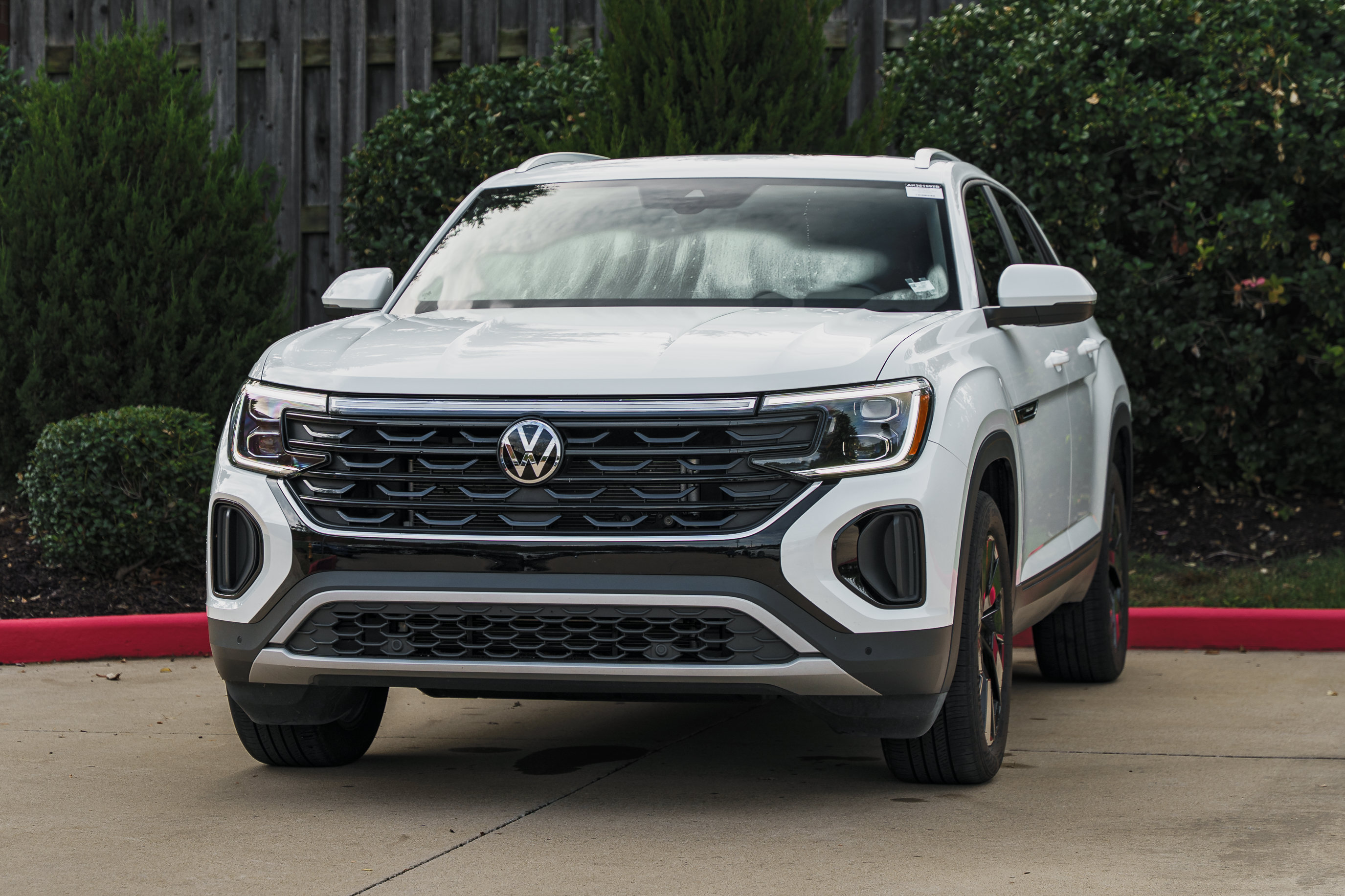 Used 2024 Volkswagen Atlas Cross Sport SE w/ Panoramic Sunroof Package AWD/4WD image 5
