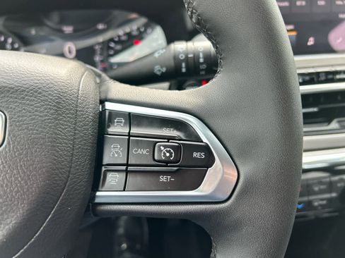 Used 2024 Jeep Compass Limited w/ Sun and Sound Group image 25