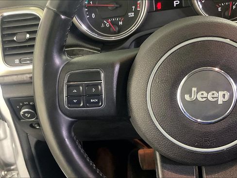 Used 2011 Jeep Grand Cherokee Laredo AWD/4WD image 23