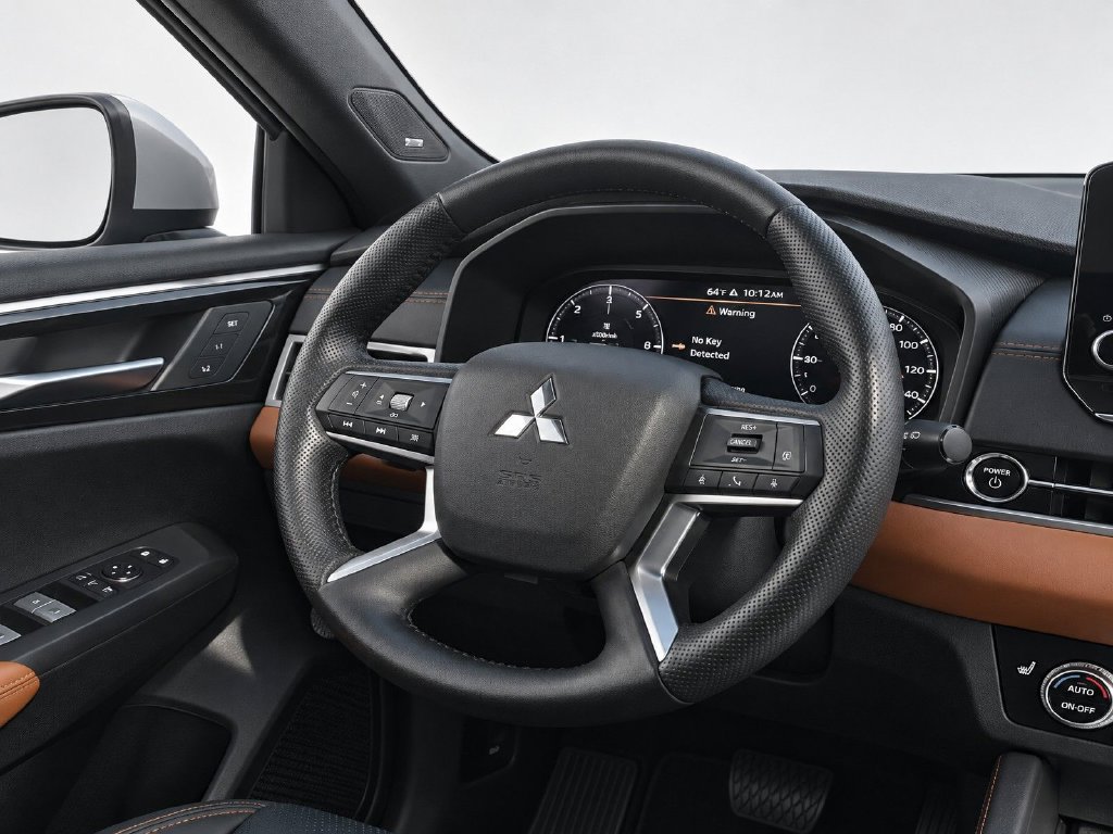 Used 2023 Mitsubishi Outlander SEL AWD/4WD image 36