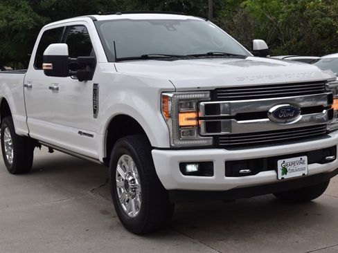 Used 2018 Ford F250 Limited w/ FX4 Off-Road Package AWD/4WD image 4