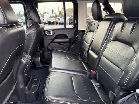 Used 2023 Jeep Wrangler Unlimited Sahara image 5