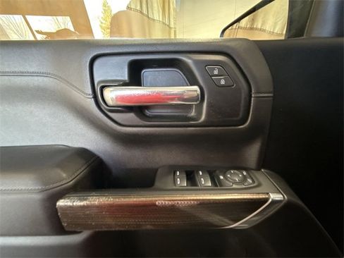 Used 2021 Chevrolet Silverado 1500 LT Trail Boss w/ Convenience Package II image 13