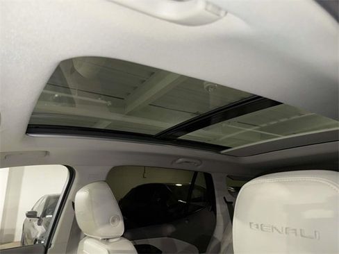 Used 2020 GMC Terrain Denali w/ Denali Premium Package image 22