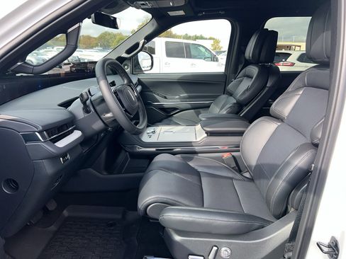 New 2025 Lincoln Navigator L Reserve w/ Jet Appearance Package image 8