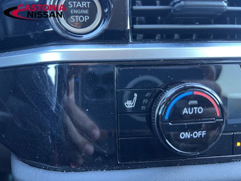 Used 2024 Nissan Pathfinder SL image 31