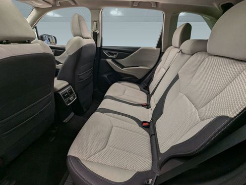 Used 2020 Subaru Forester Premium image 20