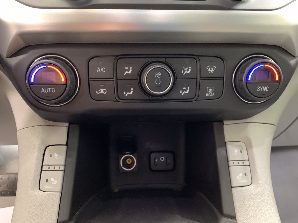 Used 2017 GMC Acadia SLT AWD/4WD image 30