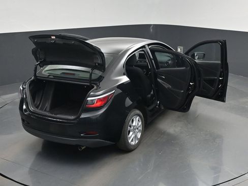 Used 2017 Toyota Yaris iA image 29