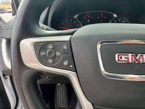 Used 2023 GMC Terrain SLT image 26