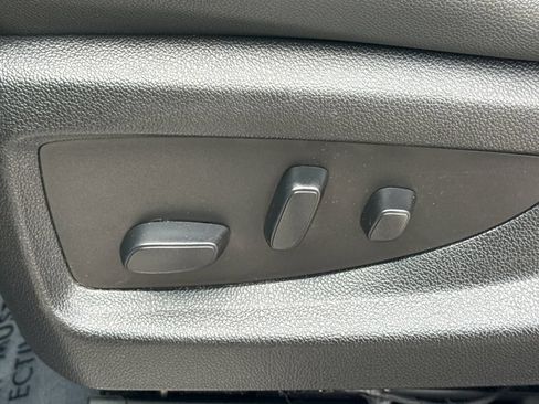 Used 2019 Chevrolet Tahoe LT RWD image 23