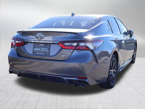 Used 2024 Toyota Camry SE image 7