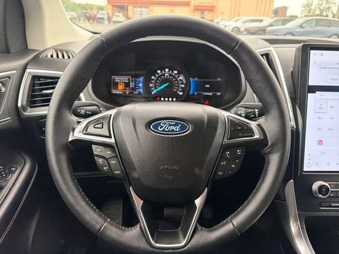 Used 2024 Ford Edge Titanium AWD/4WD image 16