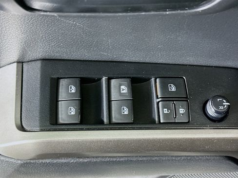 Used 2022 Toyota Tacoma SR5 w/ Technology Package image 14