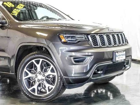 Used 2018 Jeep Grand Cherokee Limited AWD/4WD image 3