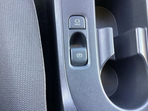 Used 2025 Toyota Corolla LE image 27