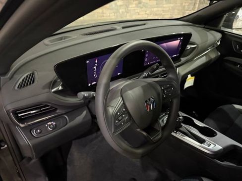 Used 2025 Buick Envista Preferred w/ Convenience II Package FWD image 23