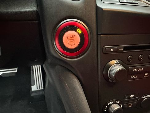 Used 2019 Nissan 370Z NISMO image 17