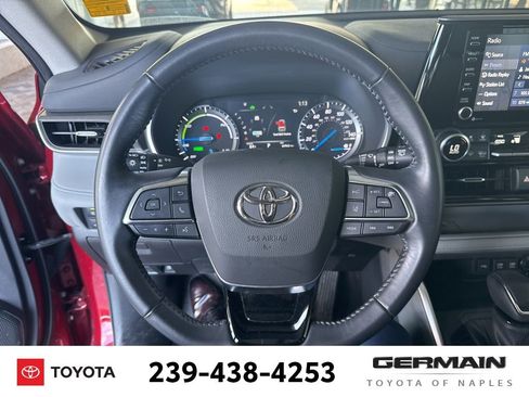 Used 2021 Toyota Highlander XLE image 21
