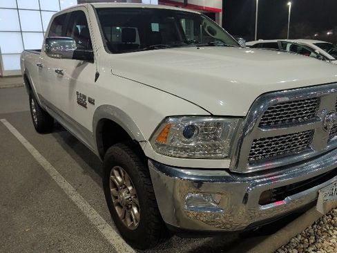 Used 2015 RAM 2500 Laramie image 3
