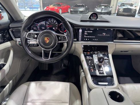 Used 2017 Porsche Panamera image 68